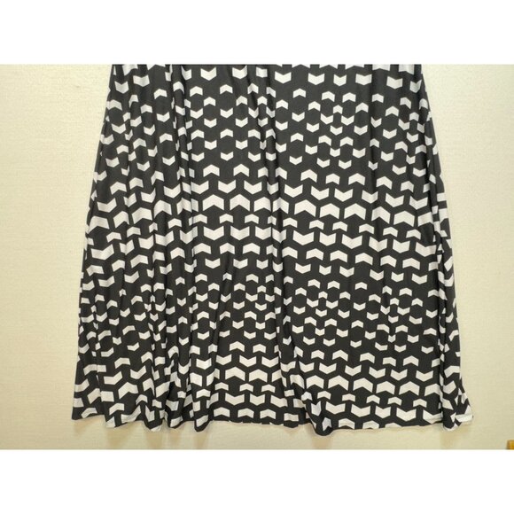 Robert Louis Womens A-Line Midi Skirt Size L Black White Geometric Casual Chic - Picture 11 of 11